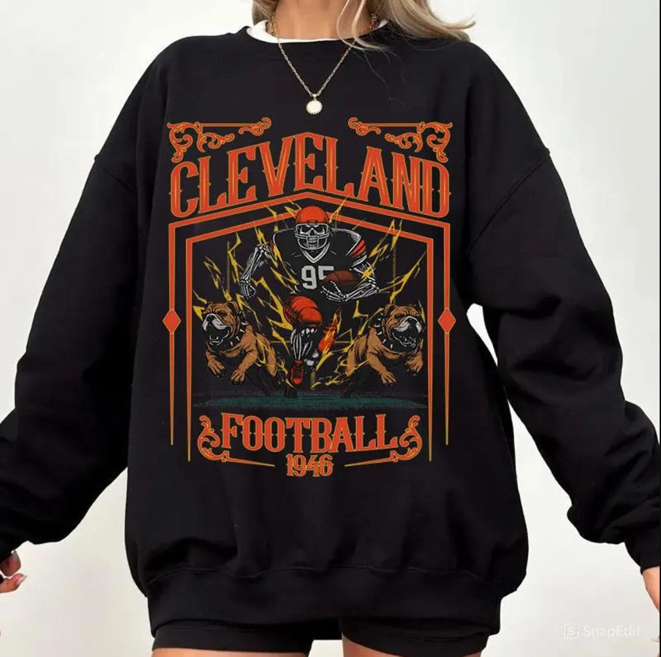 Cleveland Football Skull Vintage Sweatshirt,Cleveland Fan Gifts,Football Game Day Sweatshirt,Cleveland Football Crewneck,Football T-Shirt