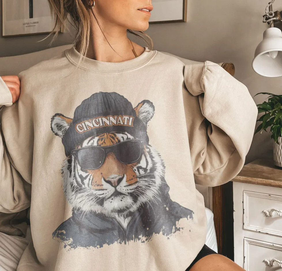 Vintage 90s Cincinnati Football Vintage Crewneck Sweatshirt, Mascot Cincinnati , 90s Cincinnati Football Game Day Apparel,Bengal Fan Gift