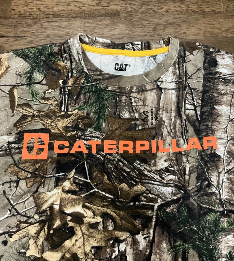 Caterpillar Men's Wooded Camo T Shirt Medium CAT Camouflage Tee EUC