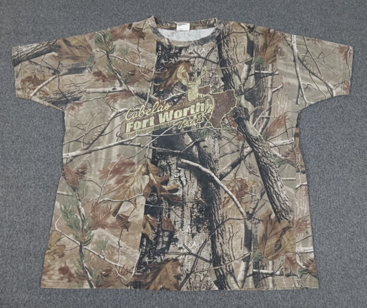Vintage 90s Real Tree Camouflage Cabelas Fort Worth Texas Mens T Shirt